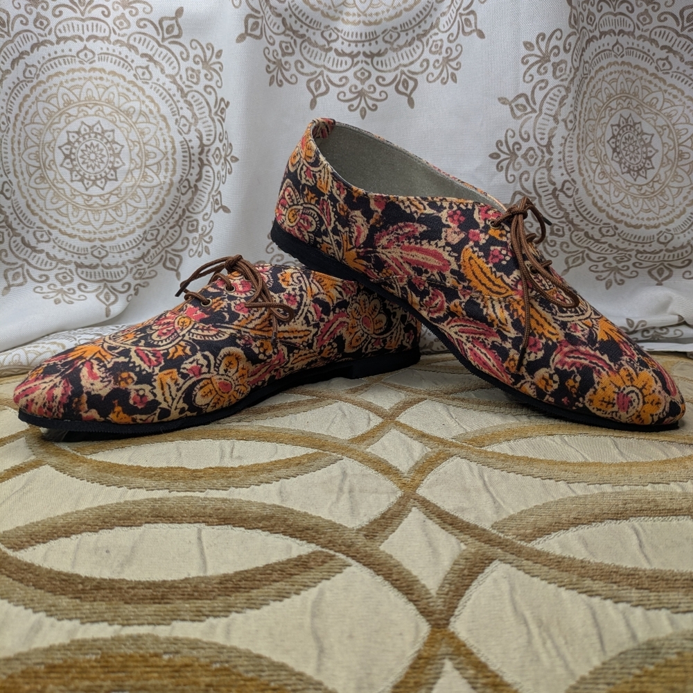 Kivvi Women's Almond Toe Artisanal Kalamkari Lace Up Indian Print Oxford Sz 10